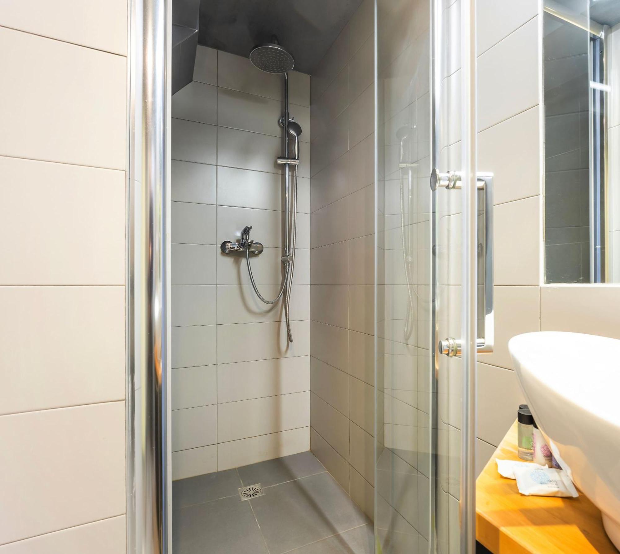 Gazi Urban Residence Афины Экстерьер фото